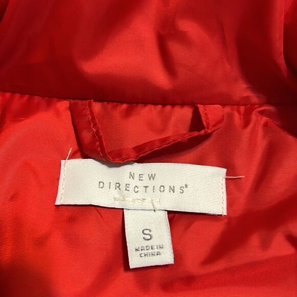 Ladies New Direction Red Puffer Vest - Size Small - Picture 3 of 4